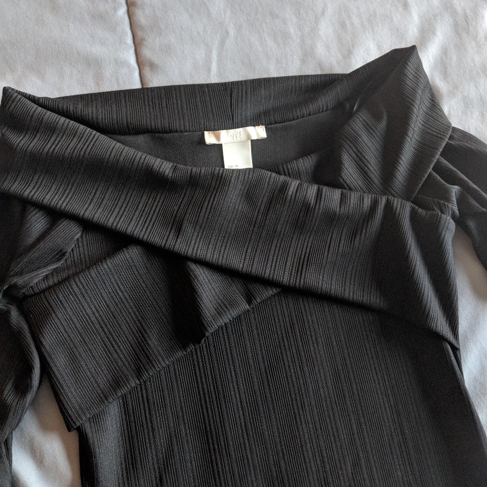 NWOT H&M off-shoulder LBD